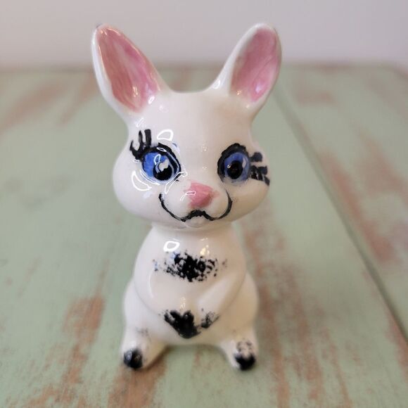 Kitschy Vintage Handpainted Hobbyist Anthropomorphic Bunny Rabbit Figurine - Picture 8 of 10